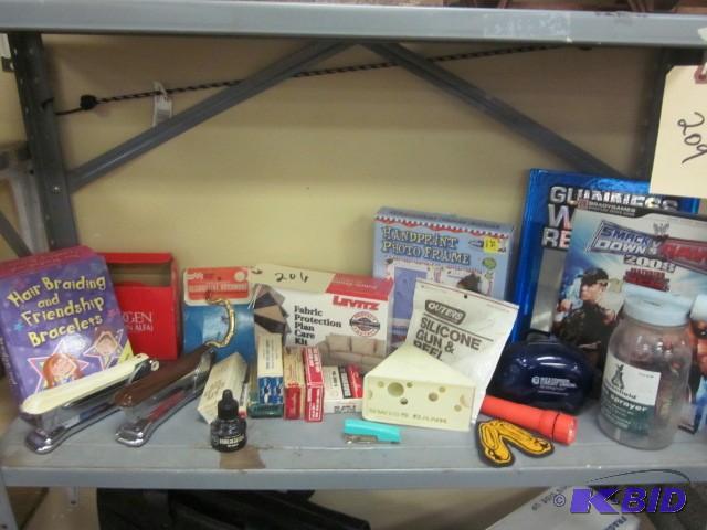 lot 206 image: Entire contents of shelf, including...