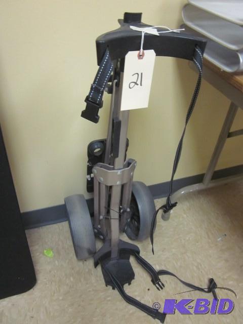 lot 21 image: Rolling golf bag cart....