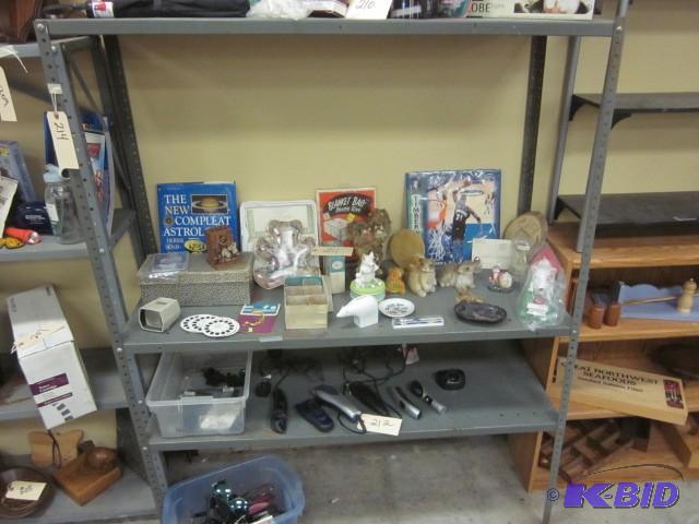 lot 214 image: Heavy duty industrial metal shelf, ...