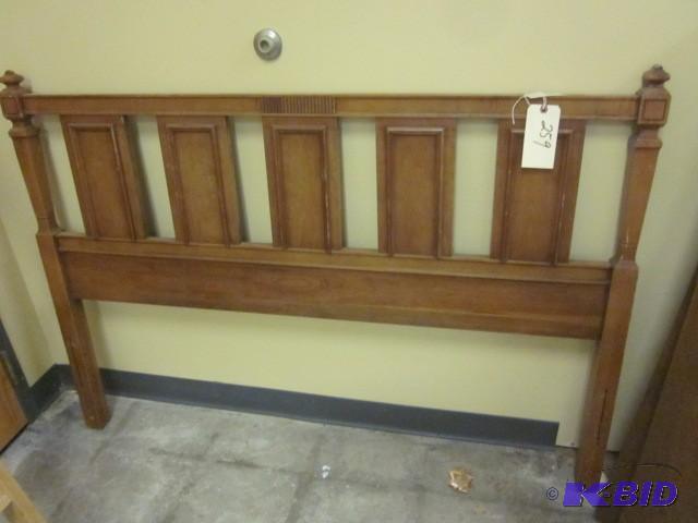 lot 259 image: Full size wood bed frame.  ...
