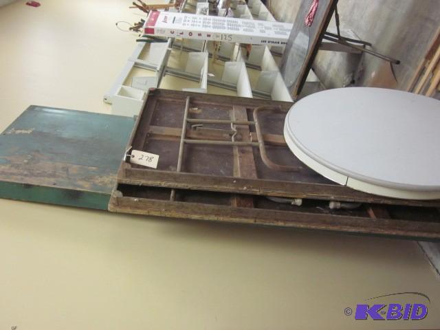 lot 278 image: Lot of (3) banquet tables, (1) with...
