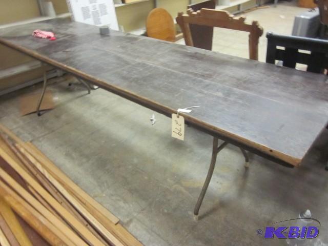 lot 279 image: 9 foot banquet table....