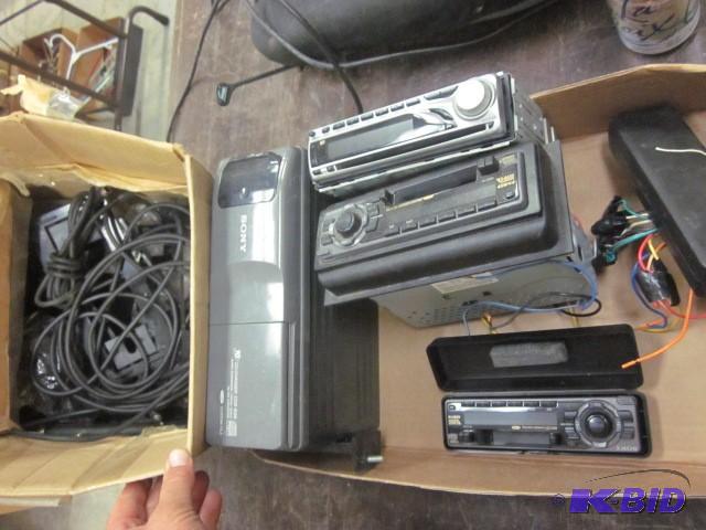 lot 285 image: Several car stereos, CD changers an...