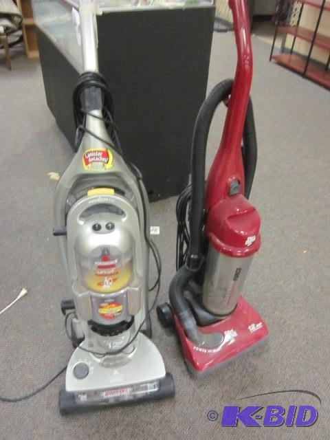 lot 39 image: Pair of working vacuums....