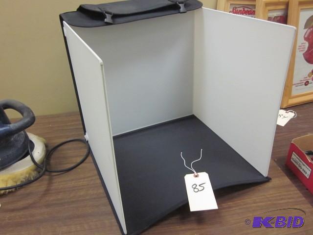 lot 85 image: Photo studio in a box, perfect for ...
