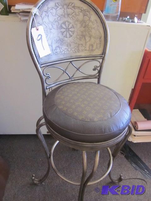 lot 9 image: Custom made metal bar stool with Lo...