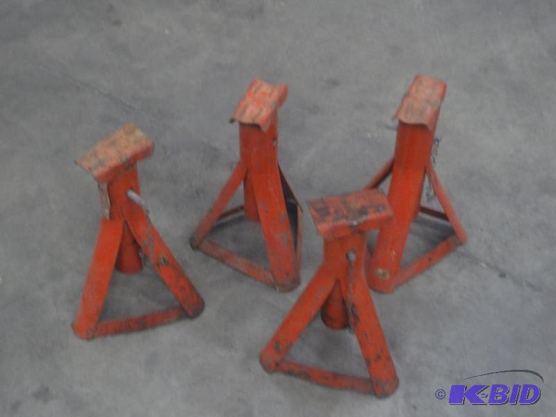 lot 14 image: (4) Steel Jack Stands...