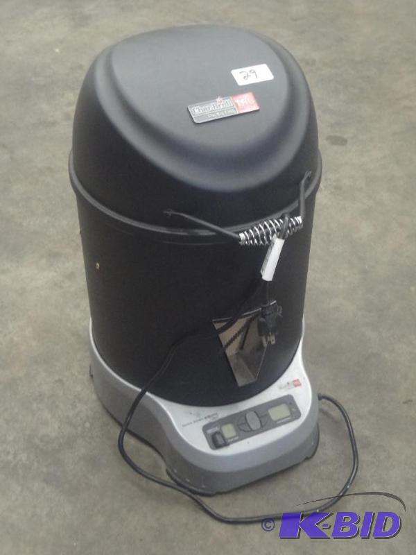 lot 29 image: New Unused Char-Broil &quotThe Big...