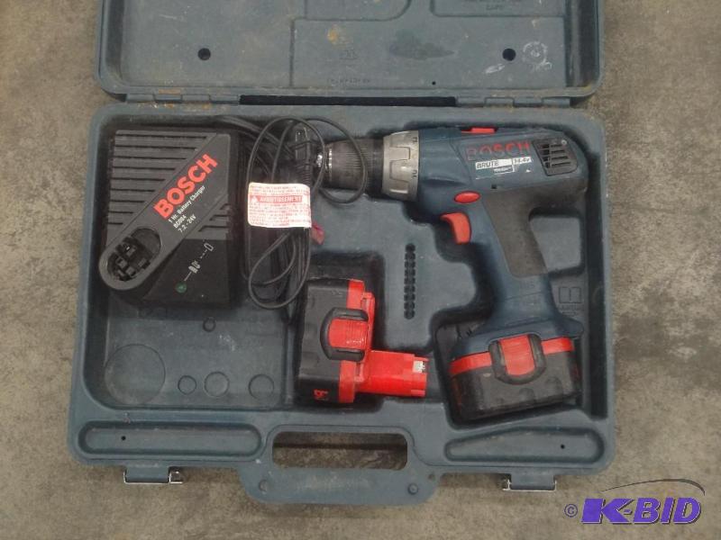 lot 32 image: Bosch 14.4Volt Brute Cordless Set...