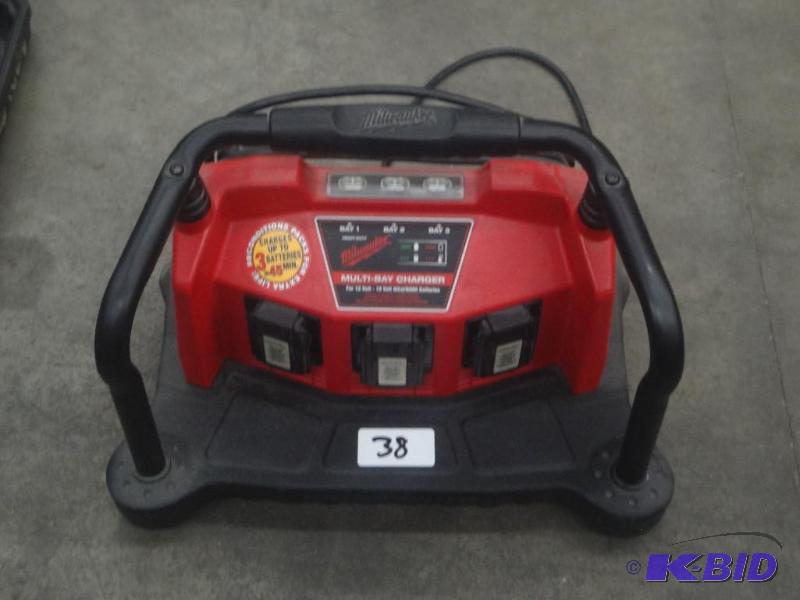 lot 38 image: Milwaukee Multi-Bay 12-18 Volt Char...