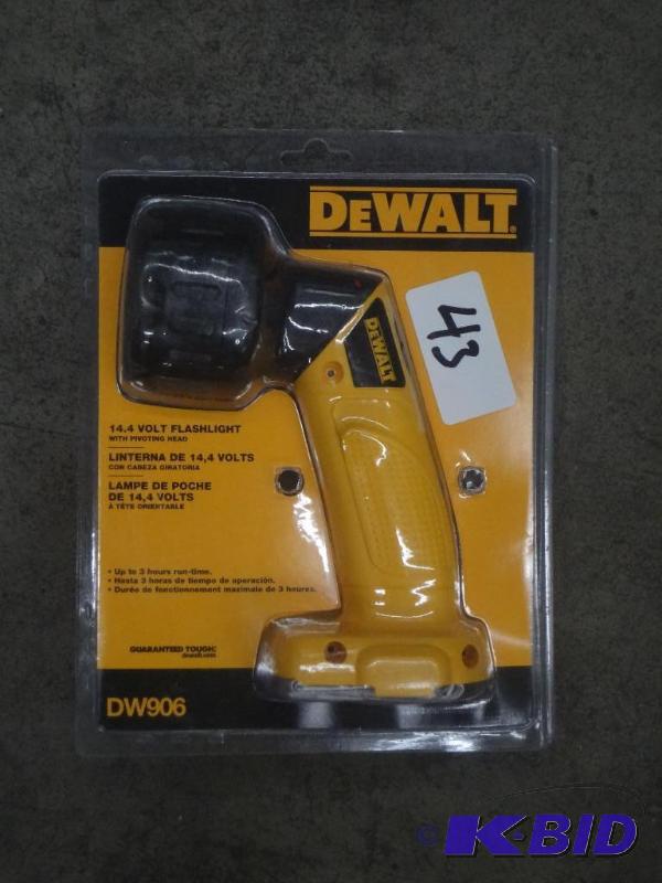 lot 43 image: New DeWalt DW906 14.4Volt Work Ligh...
