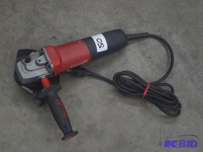 lot 50 image: Milwaukee 120Volt 6" Grinder...