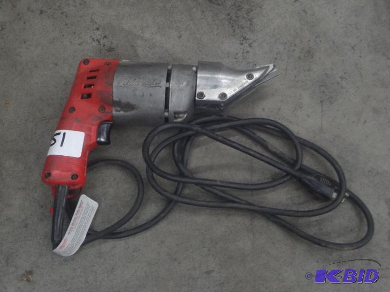 lot 51 image: Milwaukee 120Volt 18gauge Shear...
