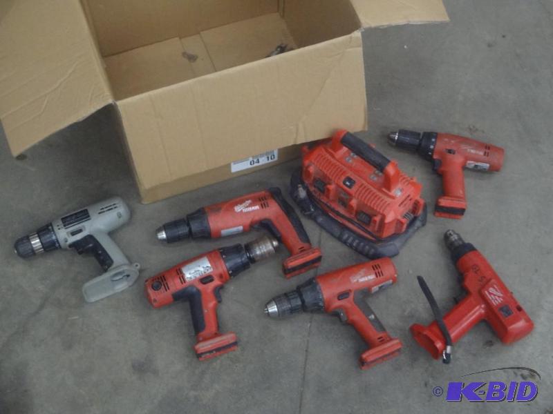 lot 54 image: Lot Of Milwaukee 12" Drill D...