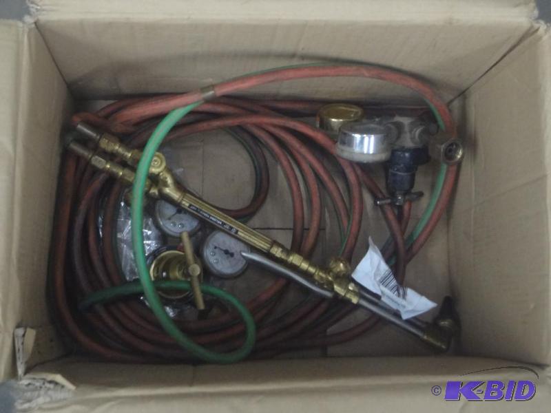 lot 57 image: Oxi-Acetylene Hose-Regulator-Torch ...