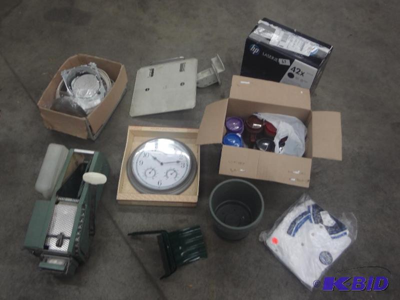 lot 67 image: Lot Of New Polaris Polo Shirt, Box...