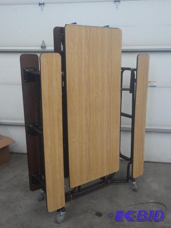 lot 75 image: UL Model UFBE328697 Folding Rollin...