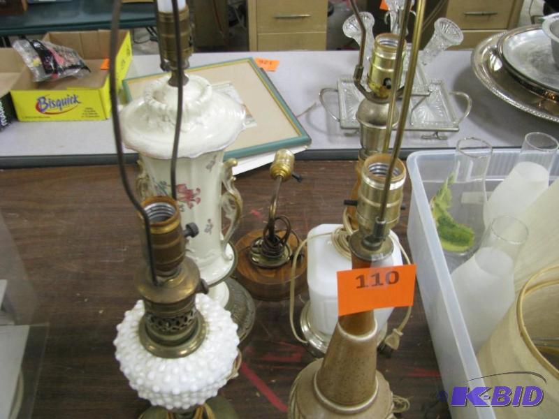 4 table lamps and wall light...