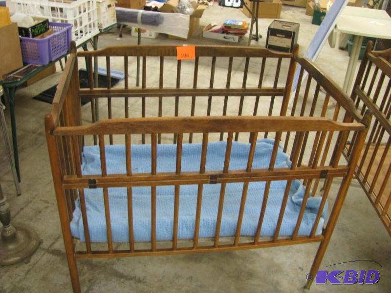 vintage folding wood baby crib. Gre...