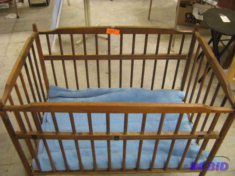 vintage folding wood baby crib. Gre...