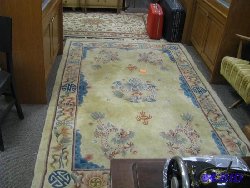 Dragon motif oriental rug...