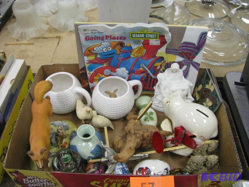 decorative ceramics and small vases...