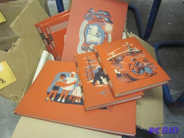 Complete set of vintage Child Craft...