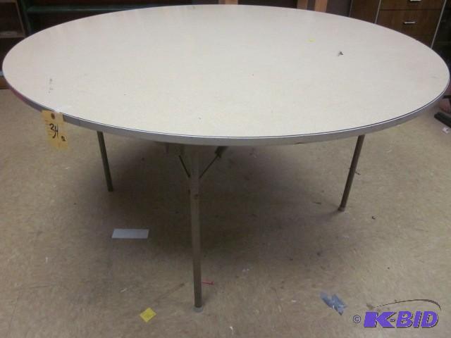5 foot round banquet table. &nbsp...