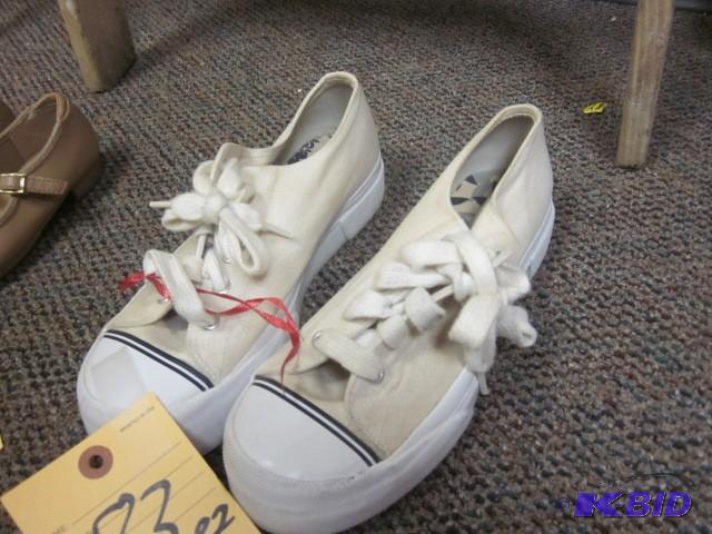 Pair of Keds tennis shoes, look new...