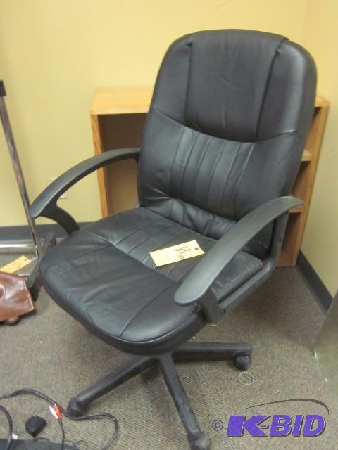Black office chair....