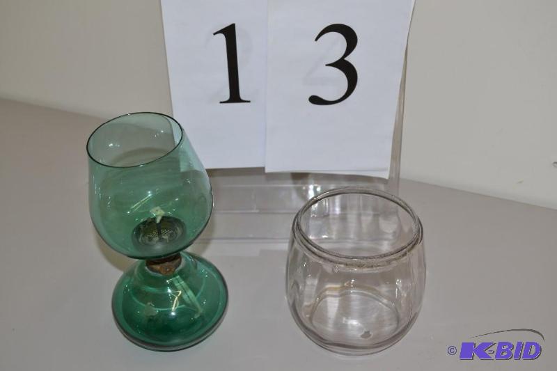 lot 13 image: Vintage green oil lamp