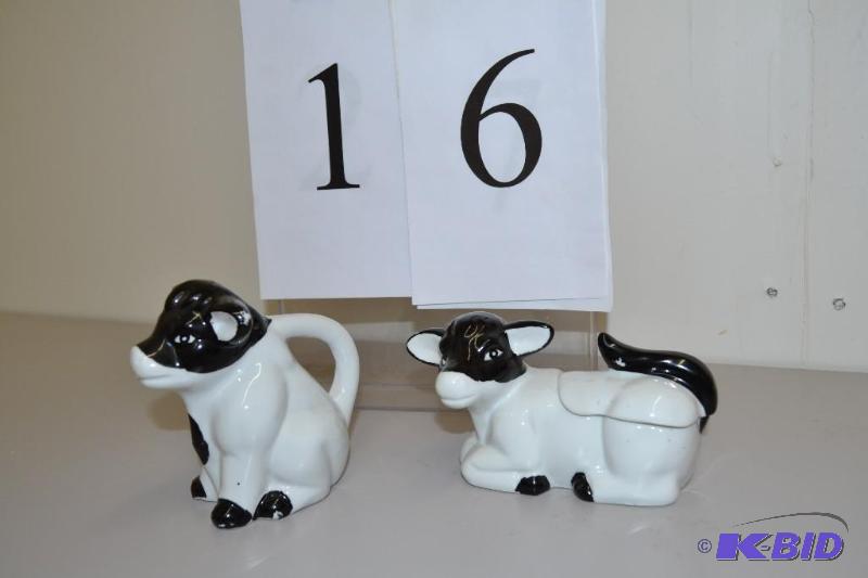 lot 16 image: Cow cream & surgar