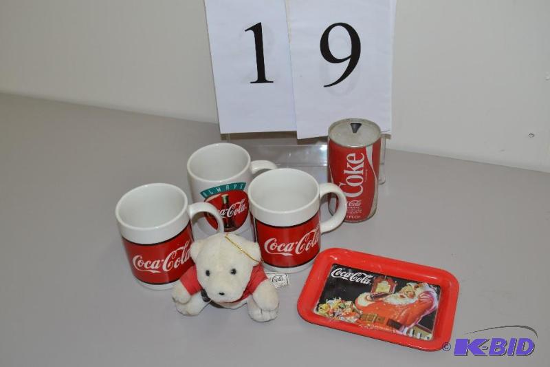 lot 19 image: Collectable Coca Cola