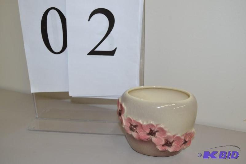 lot 2 image: Royal Copley oval planter