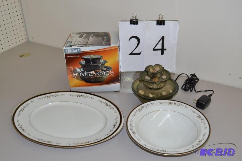 lot 24 image: Relaxation fountain & serving dishes