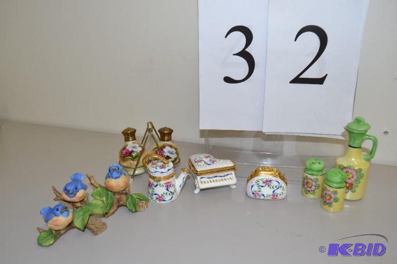 lot 32 image: Lefton - Japan