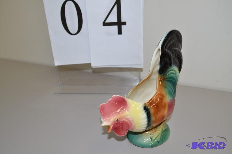 lot 4 image: Vinatage Royal Copley Rooster