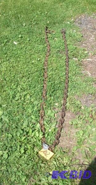 lot 102 image: VERY HEAVY DUTY Logging Chain.. 10 ...