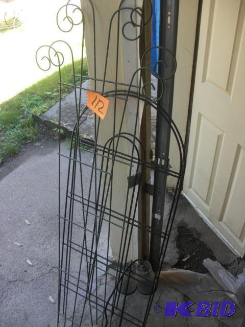 lot 112 image: 4 metal Trellis  2 decorative lan...
