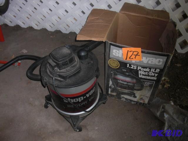 lot 127 image: SHOP VAC Wet Dry 1.25 H.P. 5 Gallon...