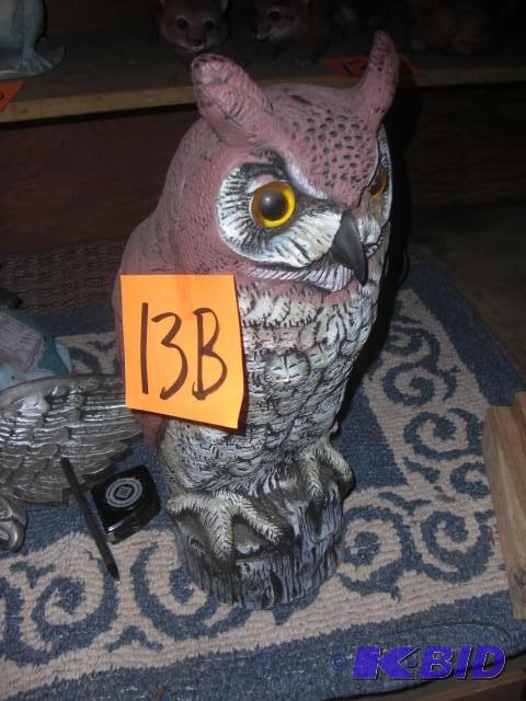 lot 13B image: Large Owl.. about 17 in H.. Plastic...