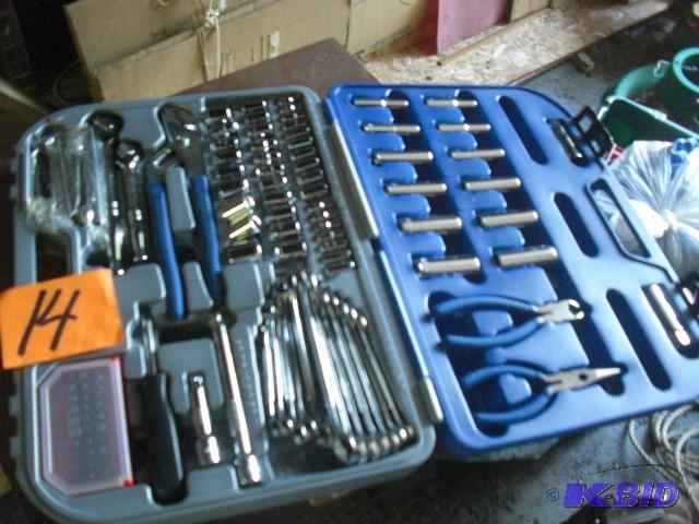lot 14 image: COMPANION wrench set.. Looks like n...