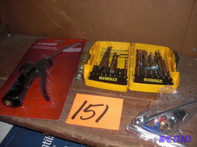 lot 151 image: DEWALT DRILL BITS, Looks like a f...
