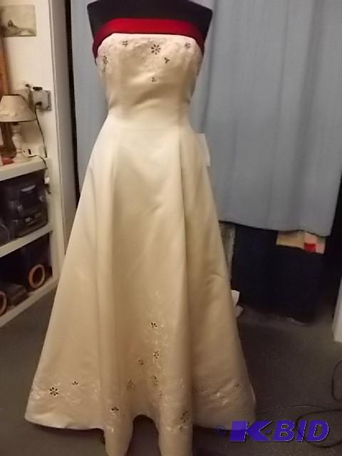 Size 12 Dreams Bridal Style #3457 C...