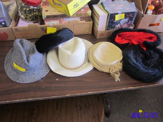 Collection of vintage ladies hats....
