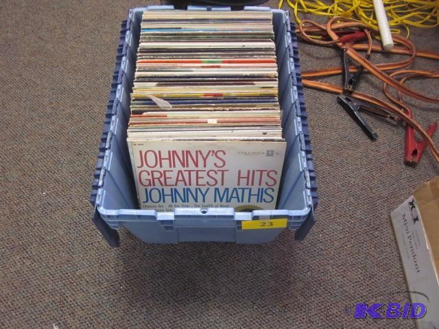 Large lot of record albums, mostly ...