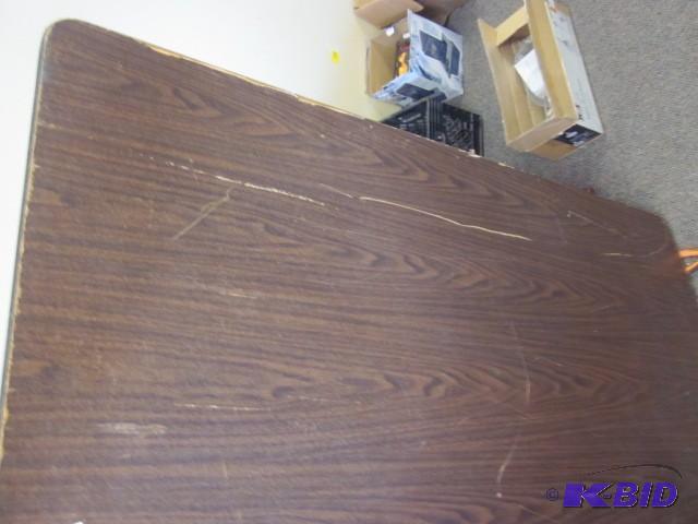 5 foot banquet table....