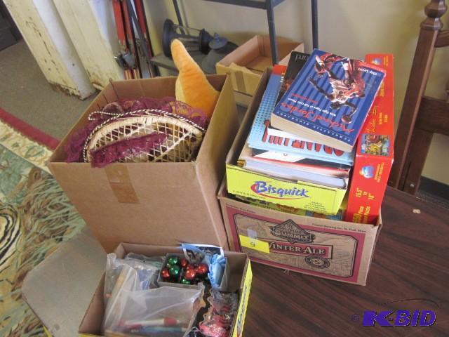 Childrens lot with puzzles, anima...