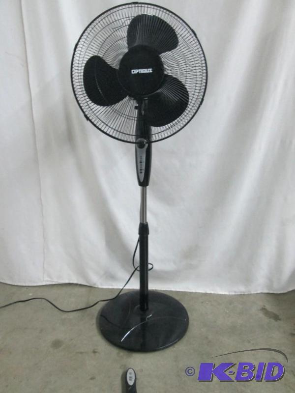 Optimus 16 Oscillating Pedestal Fan w Remote