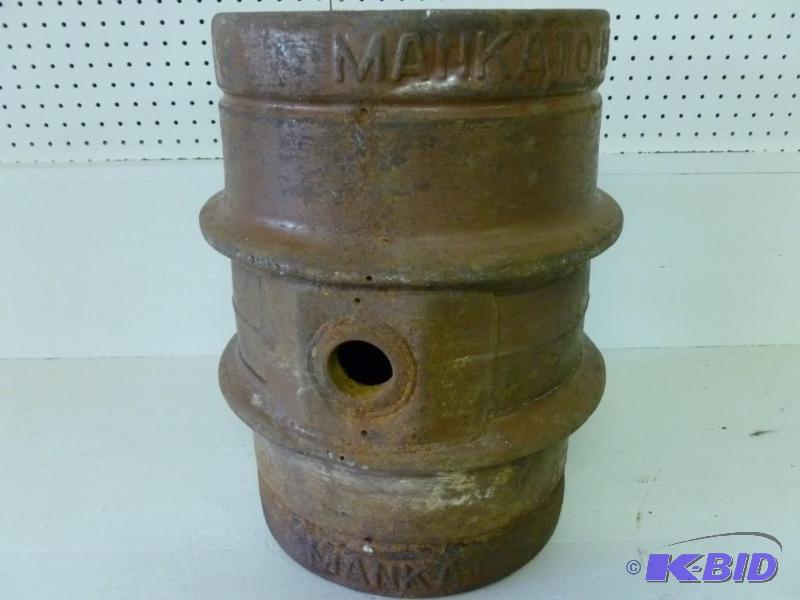 lot 10 image: Vintage Mankato Brewing Co. steel k...